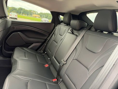 Used 2025 Ford Mustang Mach-E Premium AWD/4WD image 31