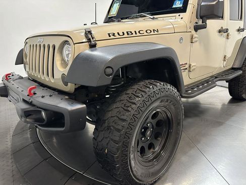 Used 2018 Jeep Wrangler Unlimited Rubicon w/ Connectivity Group image 7