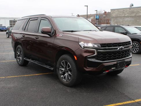 Used 2022 Chevrolet Tahoe Z71 w/ Luxury Package image 3