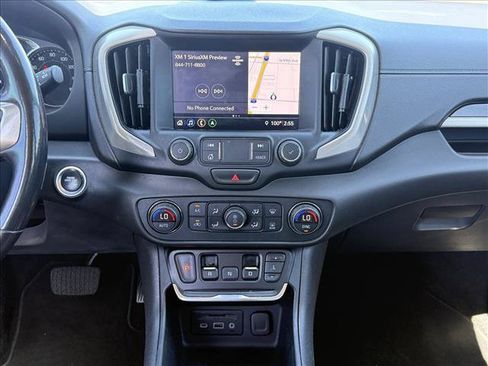 Used 2020 GMC Terrain Denali w/ Denali Premium Package FWD image 17