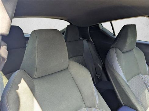 Used 2021 Toyota C-HR XLE FWD image 18