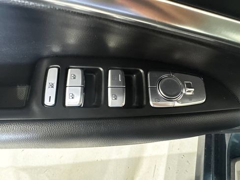 Used 2025 Genesis G70 2.5T RWD image 16