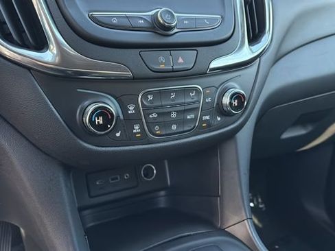 Used 2024 Chevrolet Equinox LT FWD image 30