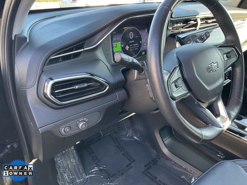 Used 2022 Chevrolet Bolt EUV LT w/ Convenience Package image 18