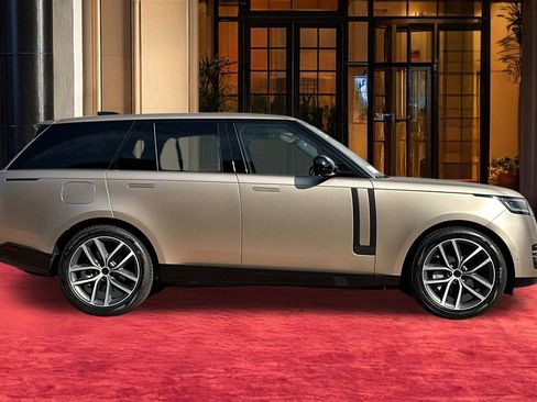 New 2026 Land Rover Range Rover SE image 9
