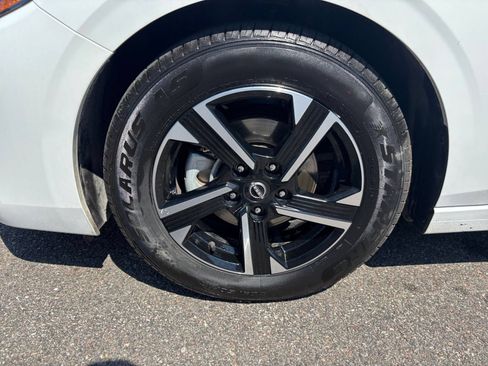 Used 2025 Nissan Sentra SV FWD image 29