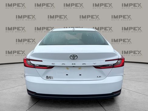 Used 2025 Toyota Camry LE image 4