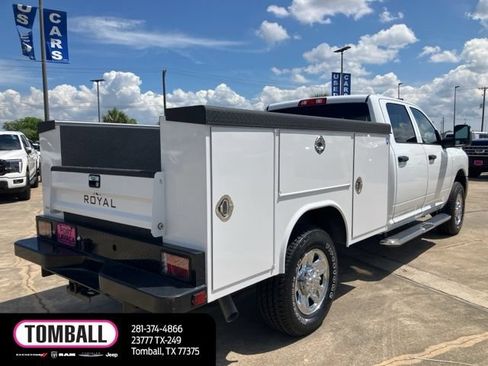 Used 2024 RAM 2500 Tradesman w/ Chrome Appearance Group AWD/4WD image 6