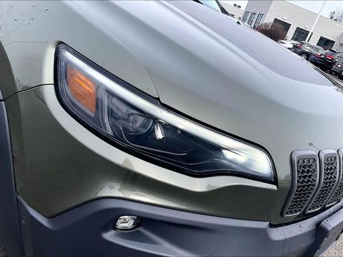 Used 2019 Jeep Cherokee Trailhawk image 30