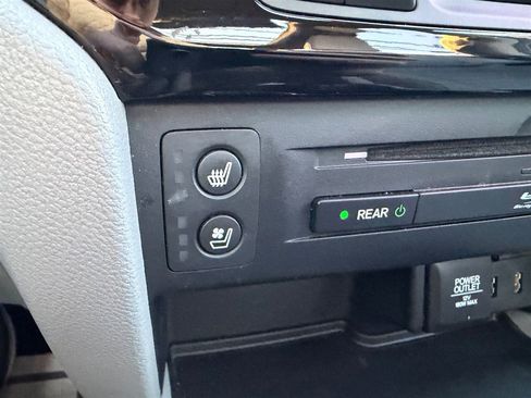 Used 2017 Honda Pilot Elite image 35