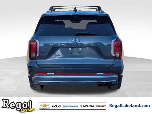 Used 2023 Hyundai Palisade Calligraphy image 4