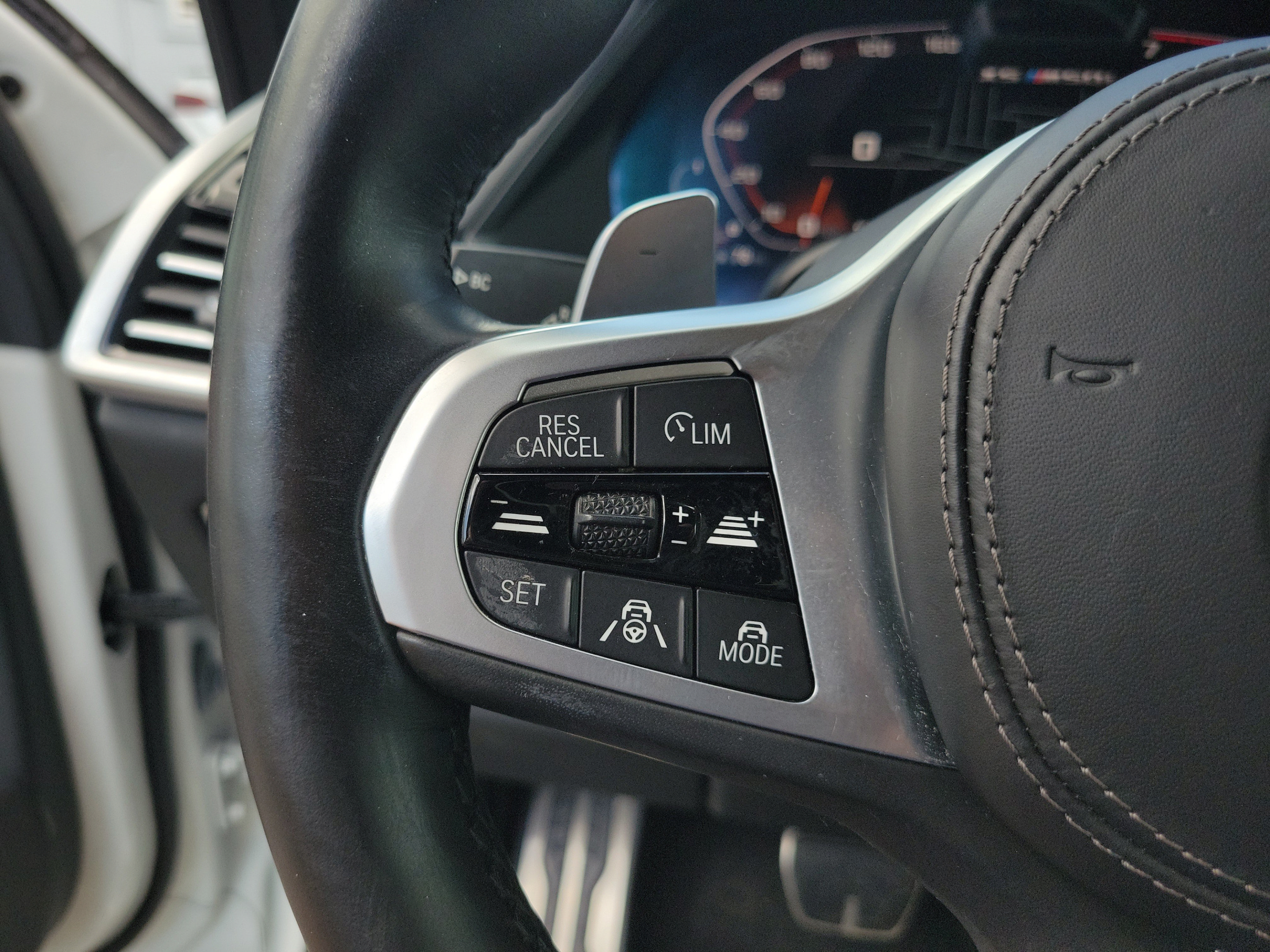Used 2022 BMW X5 M50i AWD/4WD image 25
