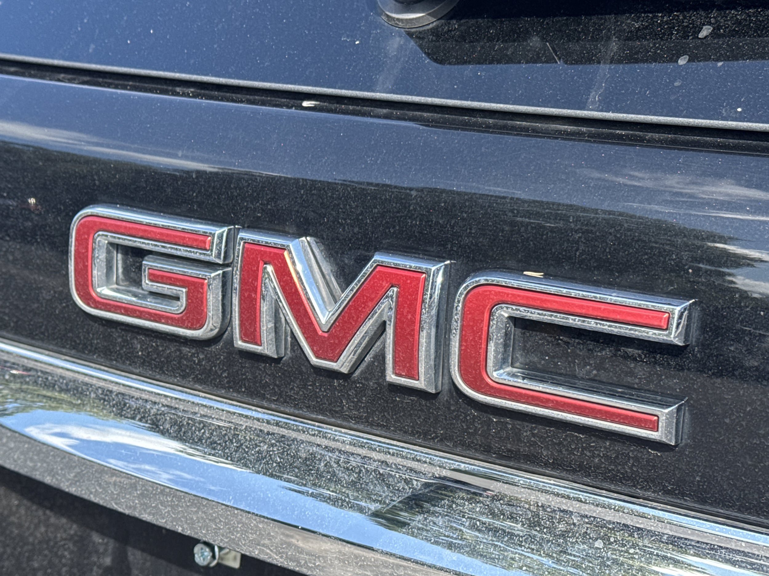 Used 2024 GMC Terrain SLE FWD image 9
