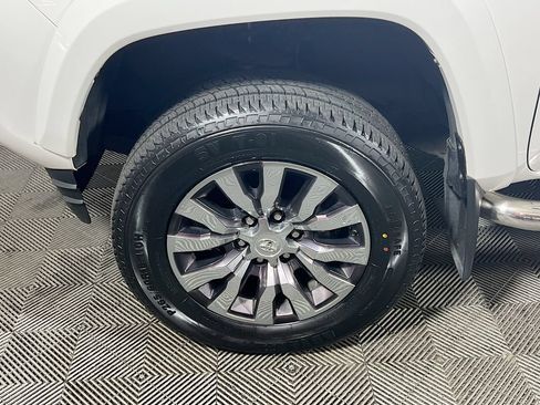 Certified 2020 Toyota Tacoma Limited w/ Blackout Package AWD/4WD image 28