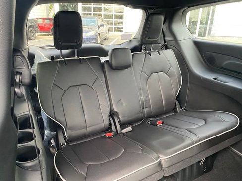 New 2026 Chrysler Pacifica Limited w/ S Appearance Package image 34