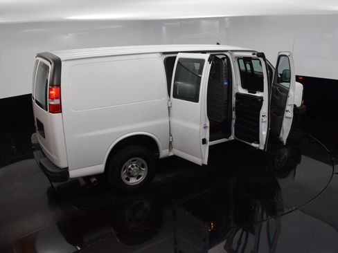 Used 2022 Chevrolet Express 2500 w/ Driver Convenience Package image 39