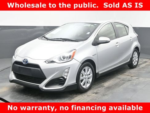 Used 2017 Toyota Prius C Two image 3