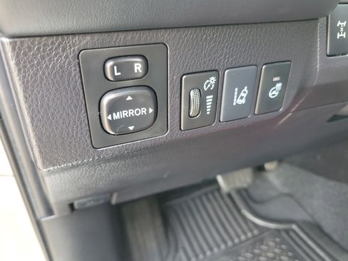 Used 2018 Toyota RAV4 Platinum image 27