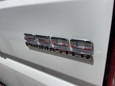 Used 2026 RAM ProMaster 2500 w/ Convenience Group FWD image 9