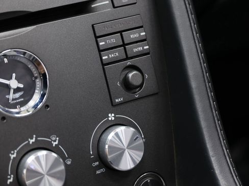 Used 2008 Aston Martin V8 Vantage Roadster RWD image 34