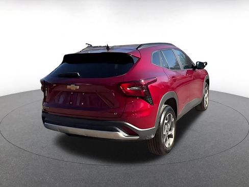 Used 2025 Chevrolet Trax LT image 14