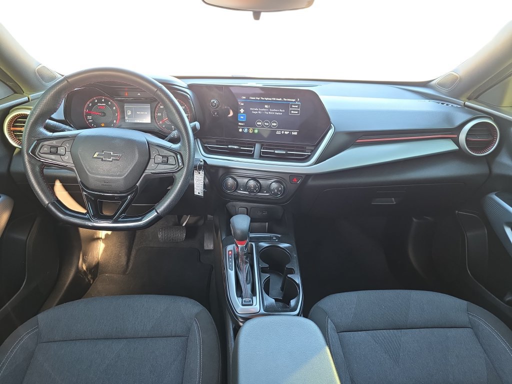 Used 2025 Chevrolet Trax RS w/ Driver Confidence Package FWD image 11