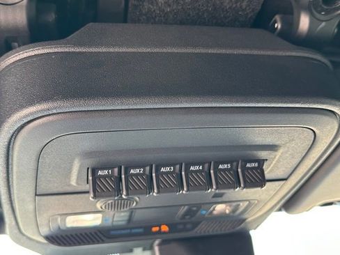 Used 2024 Ford Bronco Badlands w/ Sasquatch Package AWD/4WD image 19