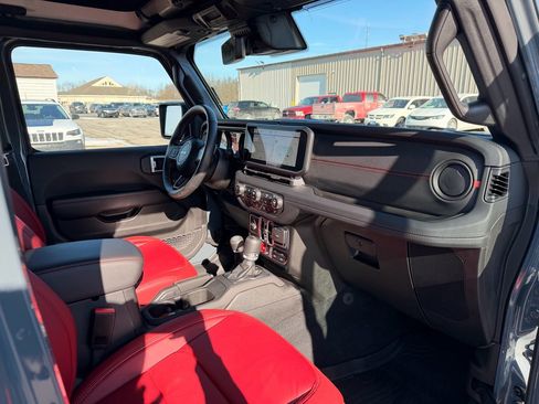 Used 2024 Jeep Wrangler Unlimited Rubicon 392 image 18