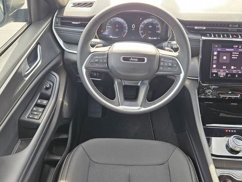 New 2025 Jeep Grand Cherokee Laredo RWD image 6