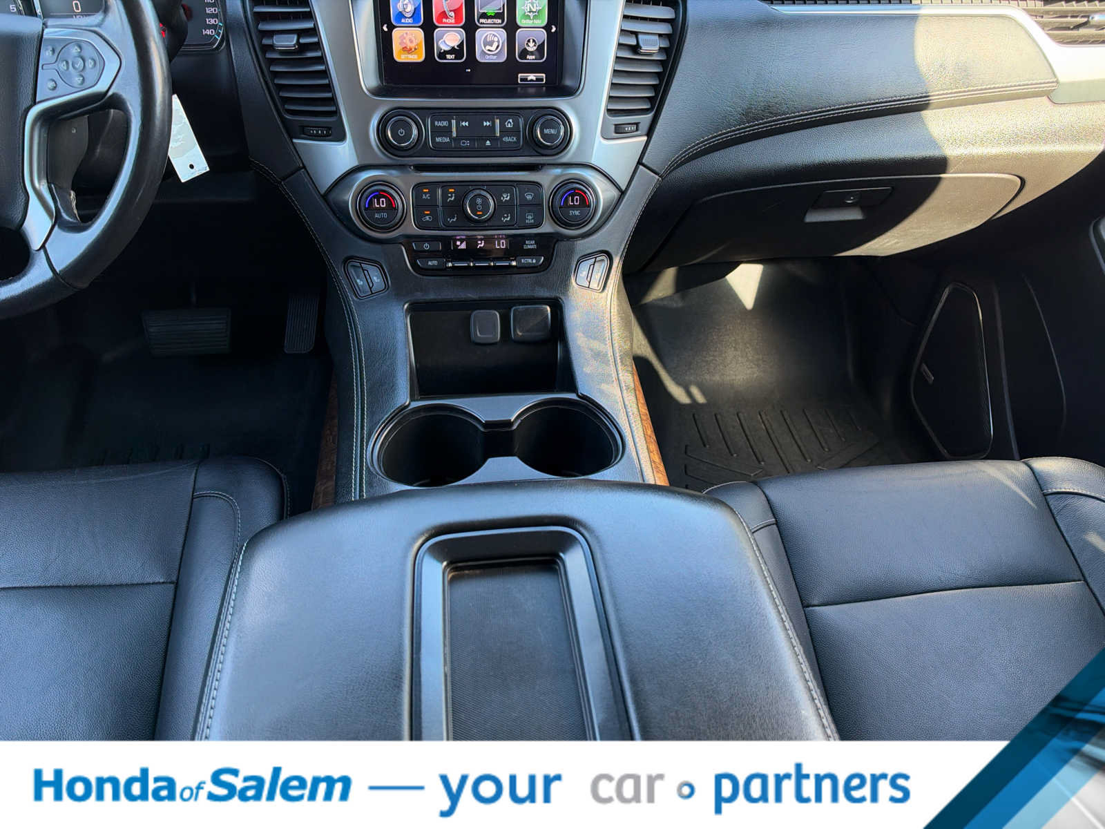 Used 2018 Chevrolet Suburban LT AWD/4WD image 16