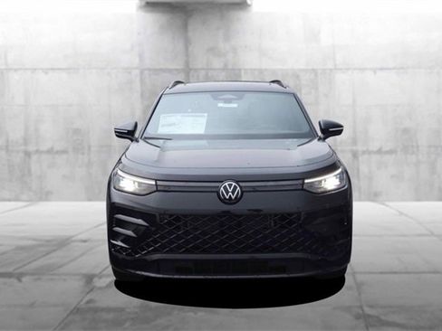 New 2026 Volkswagen Tiguan SE R-Line image 4