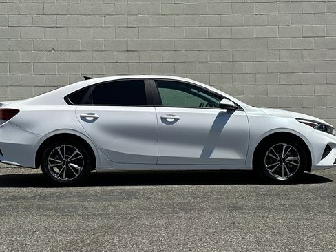 Used 2023 Kia Forte LXS w/ LXS Technology Package FWD image 3