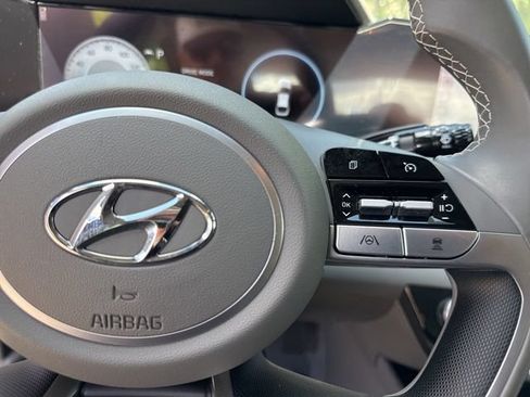 Used 2023 Hyundai Elantra SEL w/ Convenience Package FWD image 40