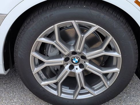 New 2027 BMW X7 xDrive40i w/ Premium Package AWD/4WD image 11