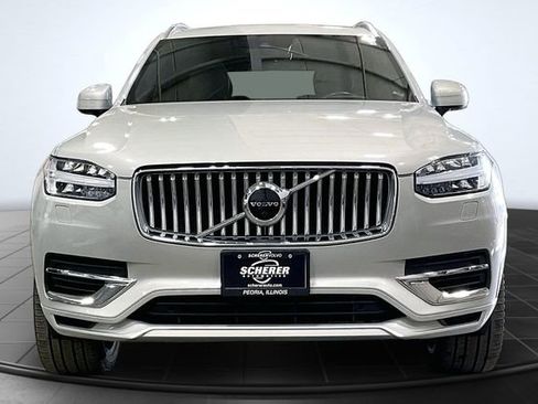 Used 2022 Volvo XC90 T8 Inscription image 4