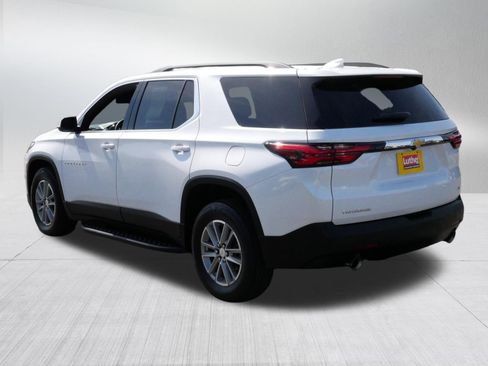 Used 2023 Chevrolet Traverse LT FWD image 5