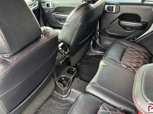 Used 2019 Jeep Wrangler Unlimited Sport S AWD/4WD image 14