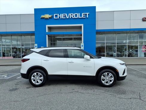 Used 2022 Chevrolet Blazer LT image 2