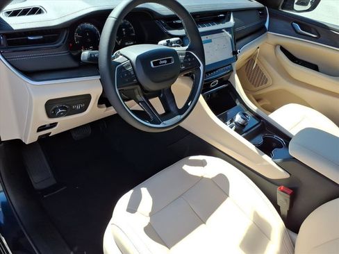 New 2026 Jeep Grand Cherokee Limited AWD/4WD image 4