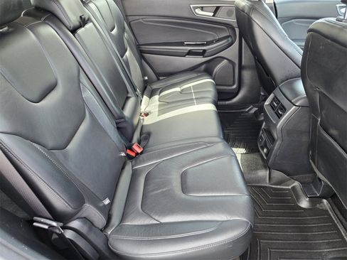 Used 2020 Ford Edge Titanium image 30