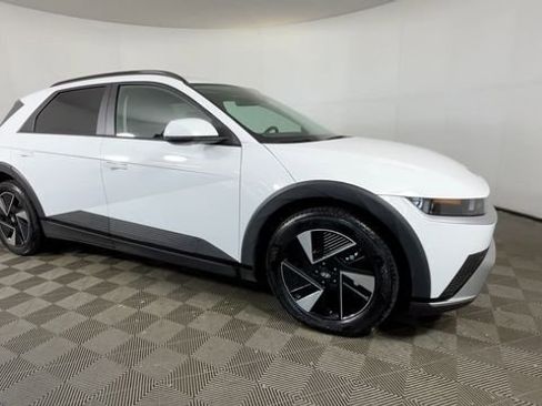 Used 2025 Hyundai Ioniq 5 SEL AWD/4WD image 2