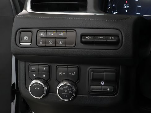 Used 2024 GMC Yukon XL Denali w/ Max Trailering Package AWD/4WD image 18