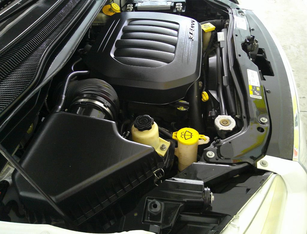 Used 2014 Chrysler Town & Country Touring FWD image 51