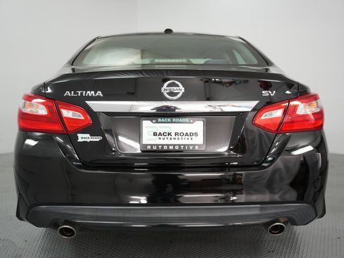 Used 2017 Nissan Altima 2.5 SV image 8