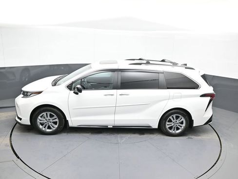 Certified 2023 Toyota Sienna XSE w/ XSE Plus Package image 44