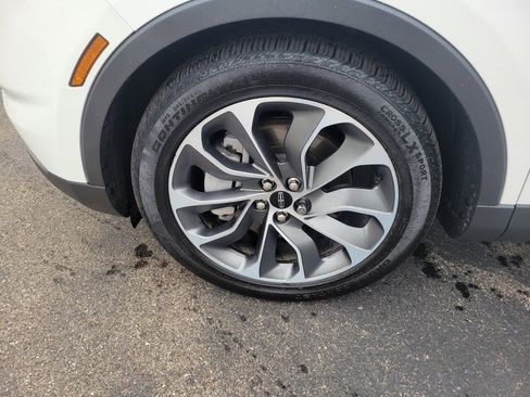 Certified 2023 Lincoln Nautilus Reserve image 13