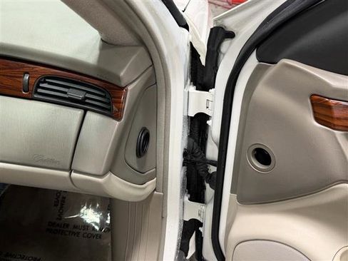 Used 2005 Cadillac De Ville Premium FWD image 25