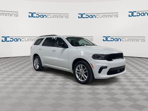Used 2023 Dodge Durango GT image 2