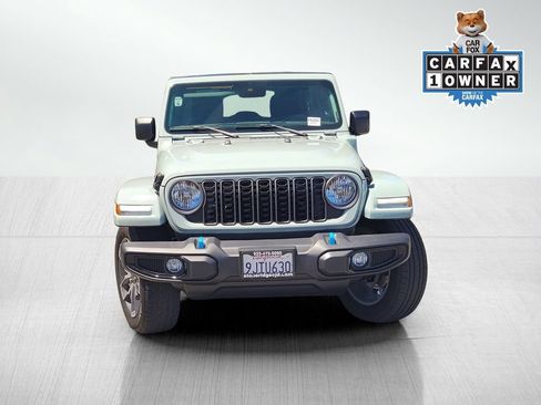 Used 2024 Jeep Wrangler Unlimited w/ Convenience Group AWD/4WD image 2