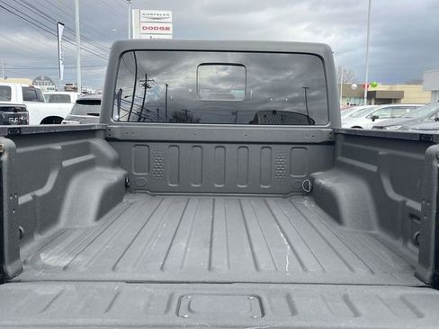 Used 2022 Jeep Gladiator Willys image 19